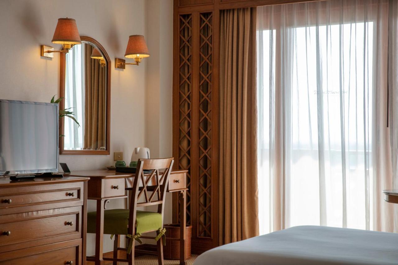 Suan Sampran Hotel Nakhon Pathom Exterior photo